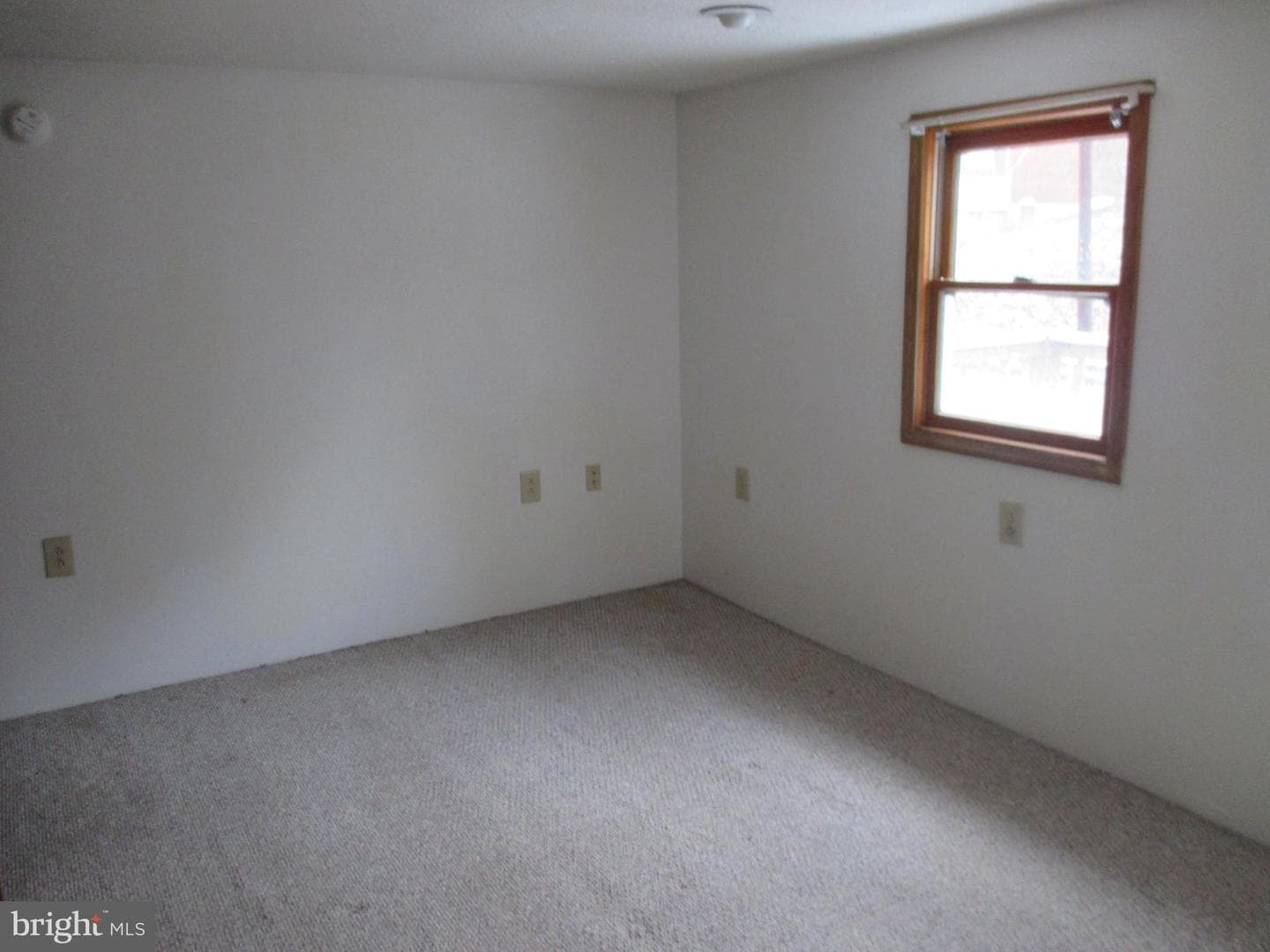 210 E Reynolds Street photo 17