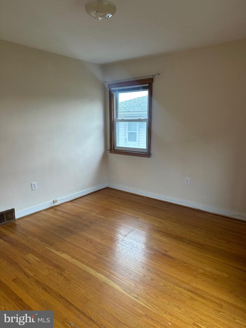 1105 Holland Street photo 17