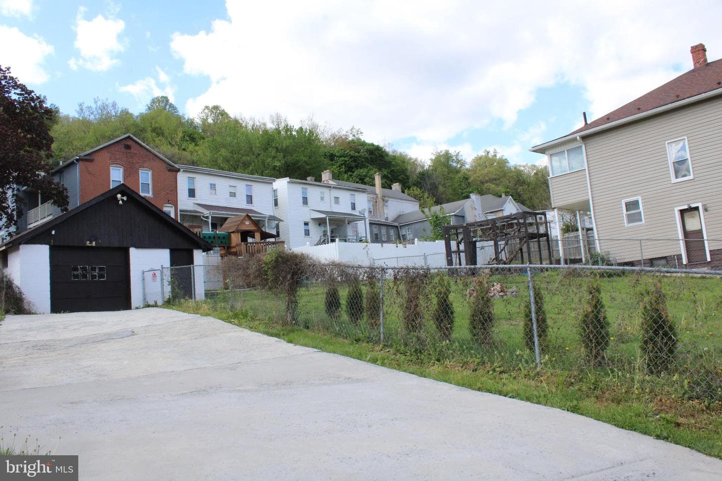 614 Lincoln Street photo 4