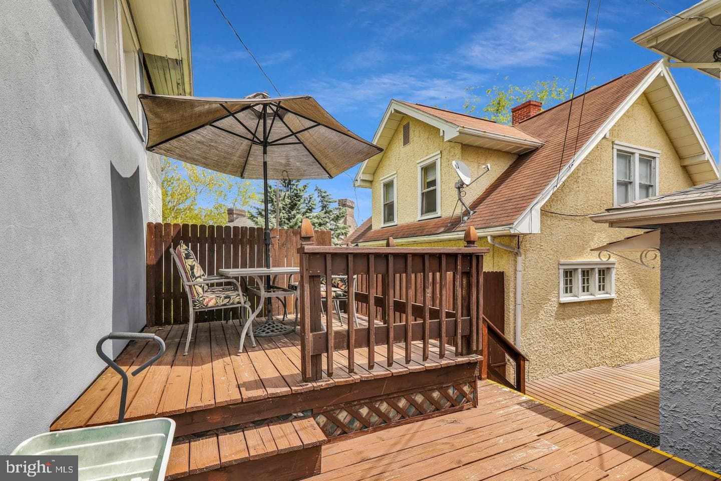 775 Macdonald Ter photo 11
