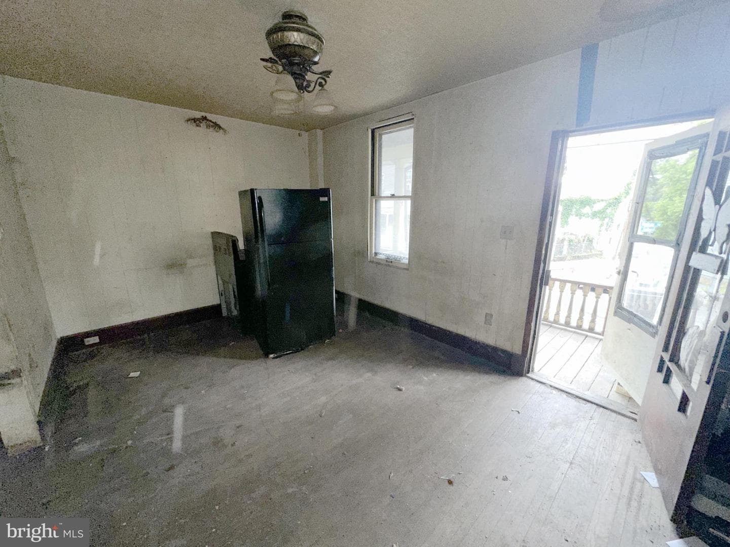 648 Baker Street photo 11