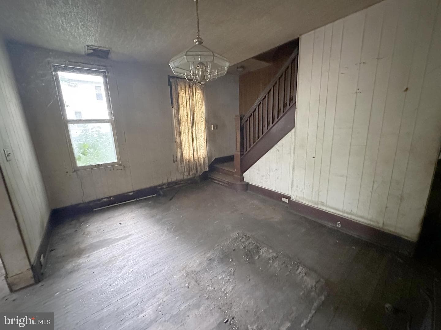 648 Baker Street photo 8
