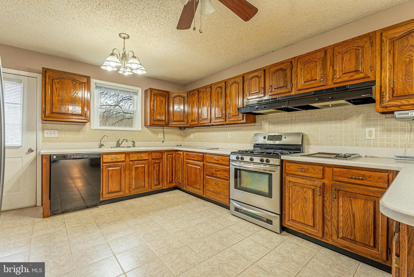 13604 Bedford Road NE photo 4