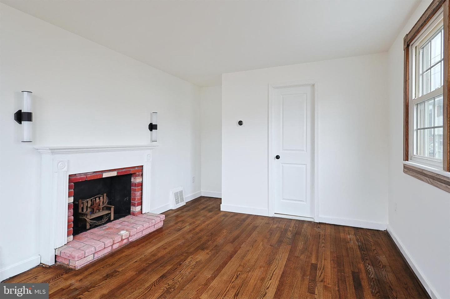 409 Springdale Street photo 16