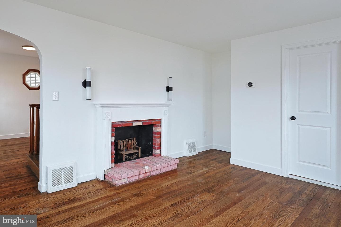 409 Springdale Street photo 17