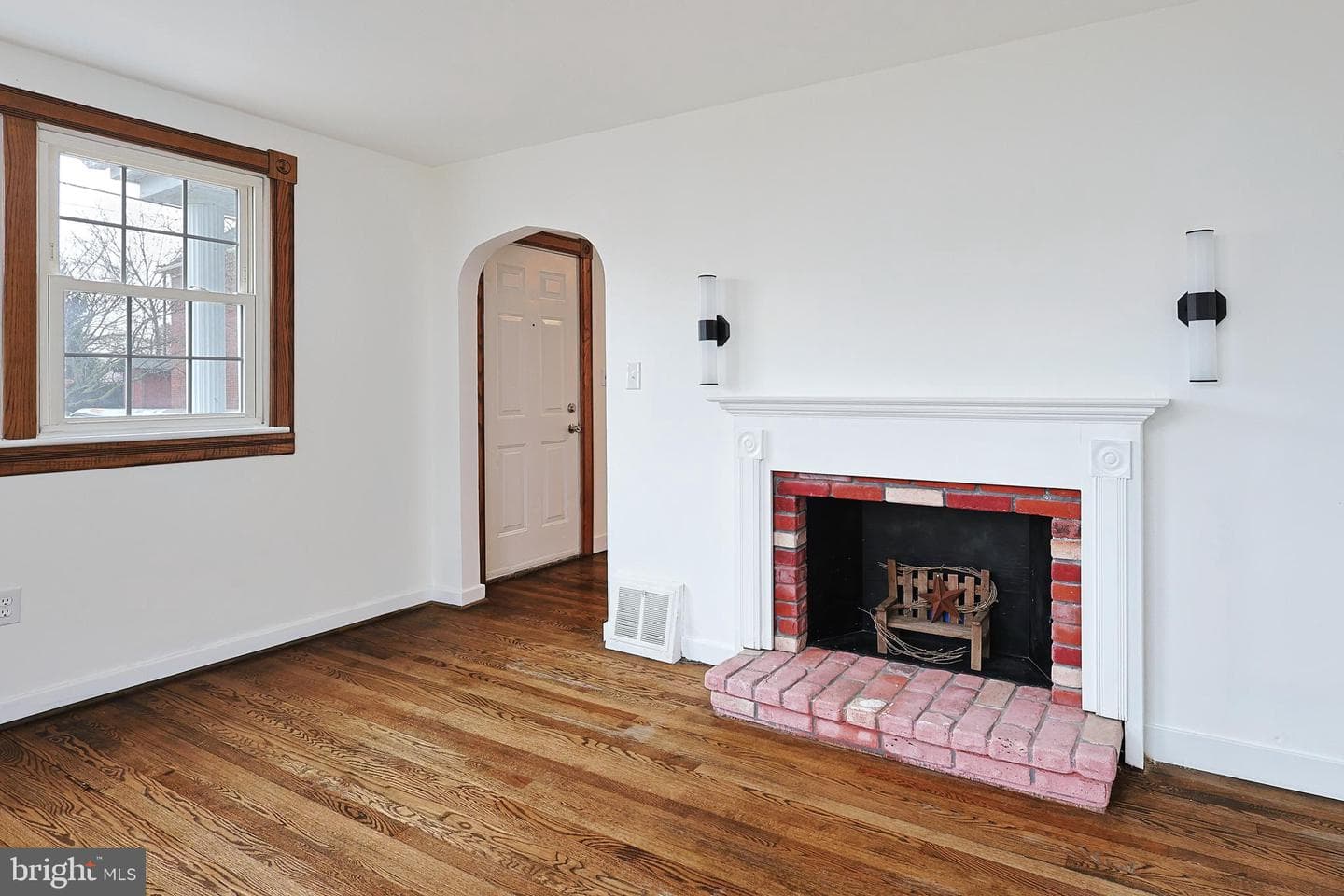 409 Springdale Street photo 19