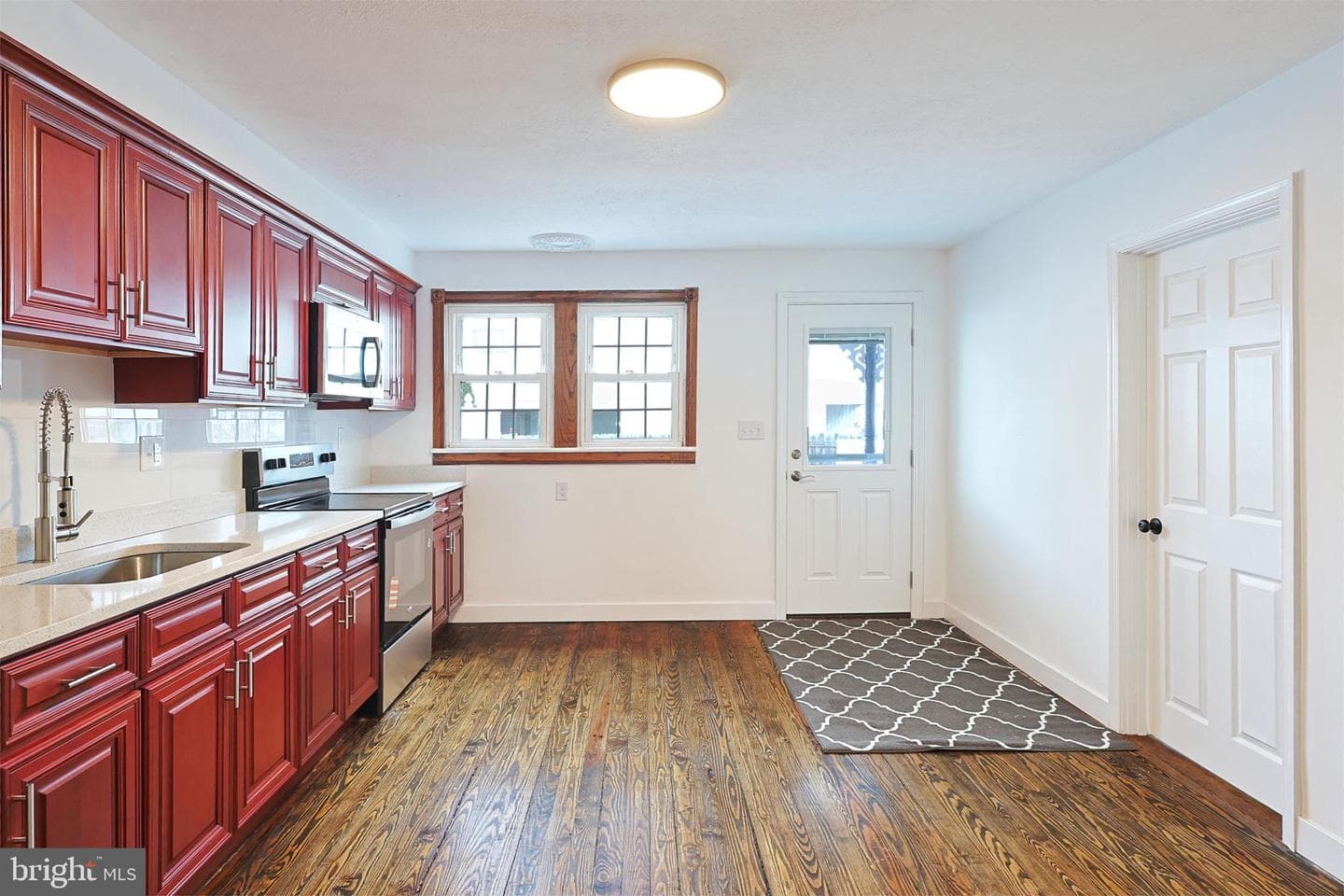 409 Springdale Street photo 6