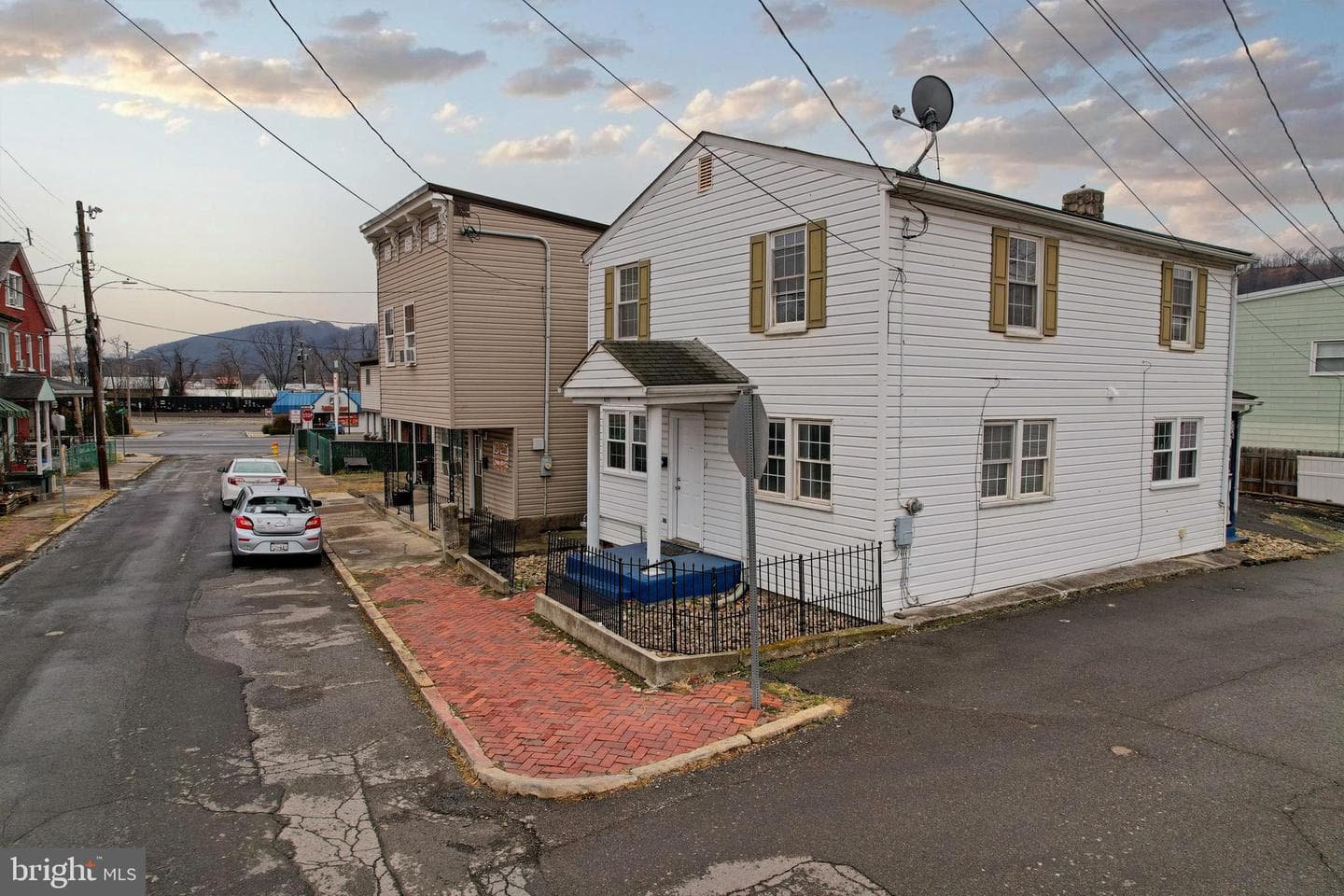 409 Springdale Street photo 61