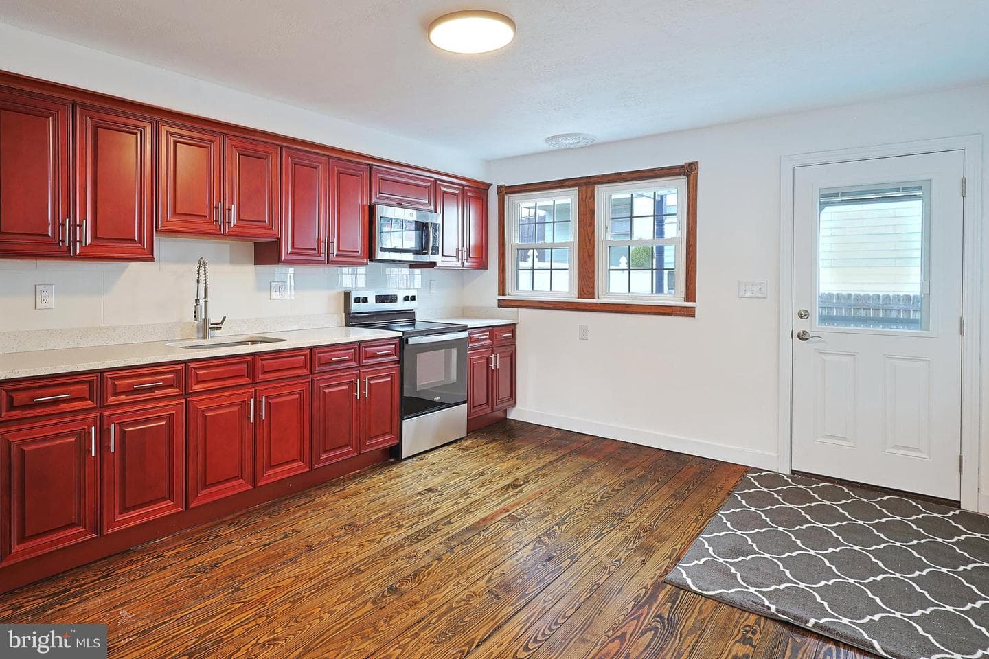 409 Springdale Street photo 8