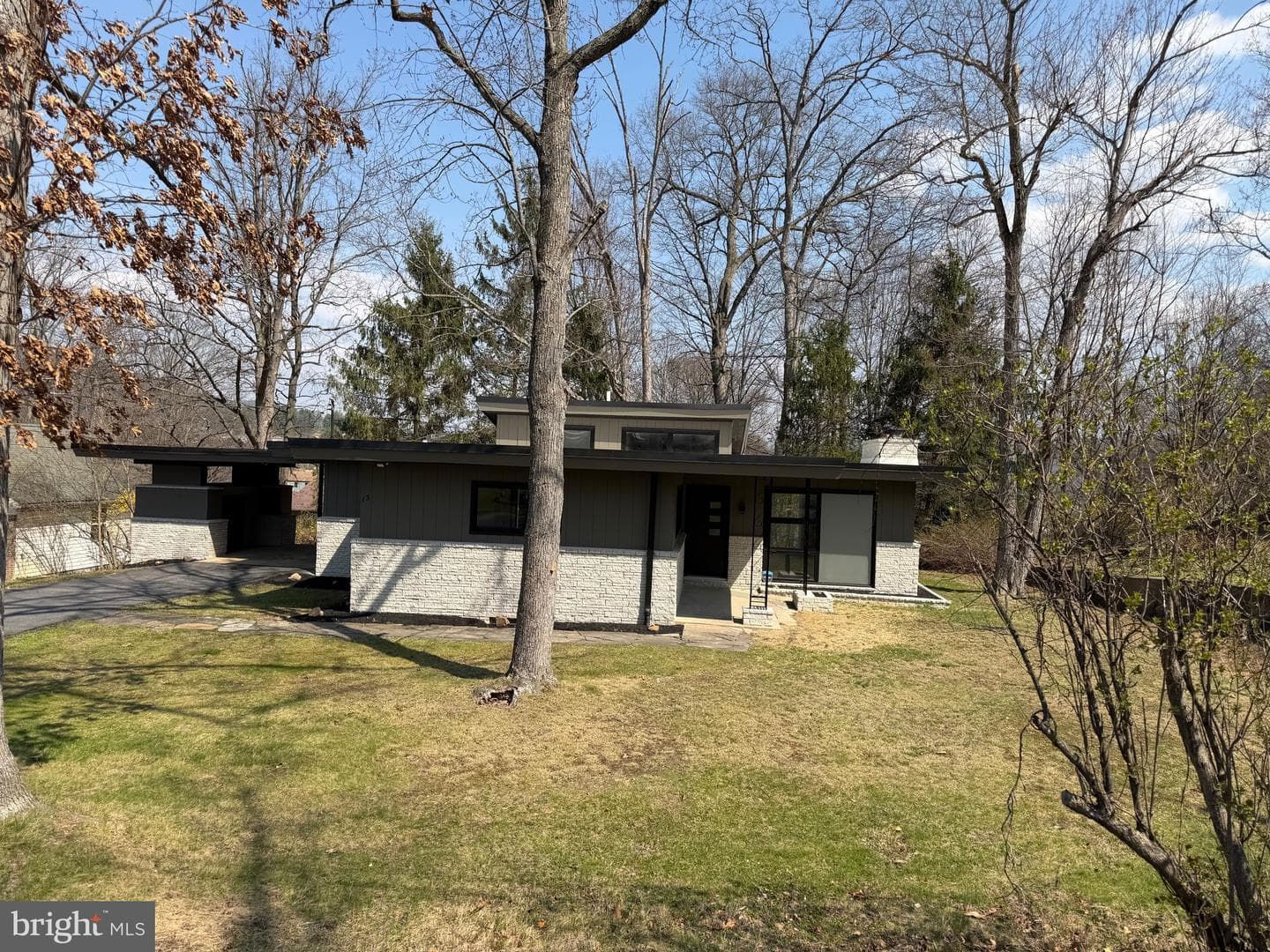 13 Warfield Place photo 2