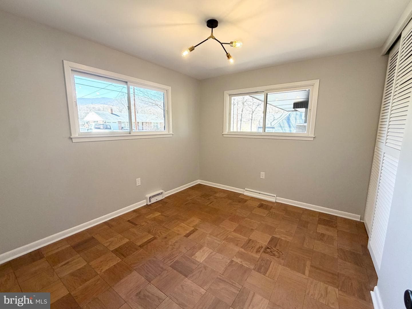 13 Warfield Place photo 21