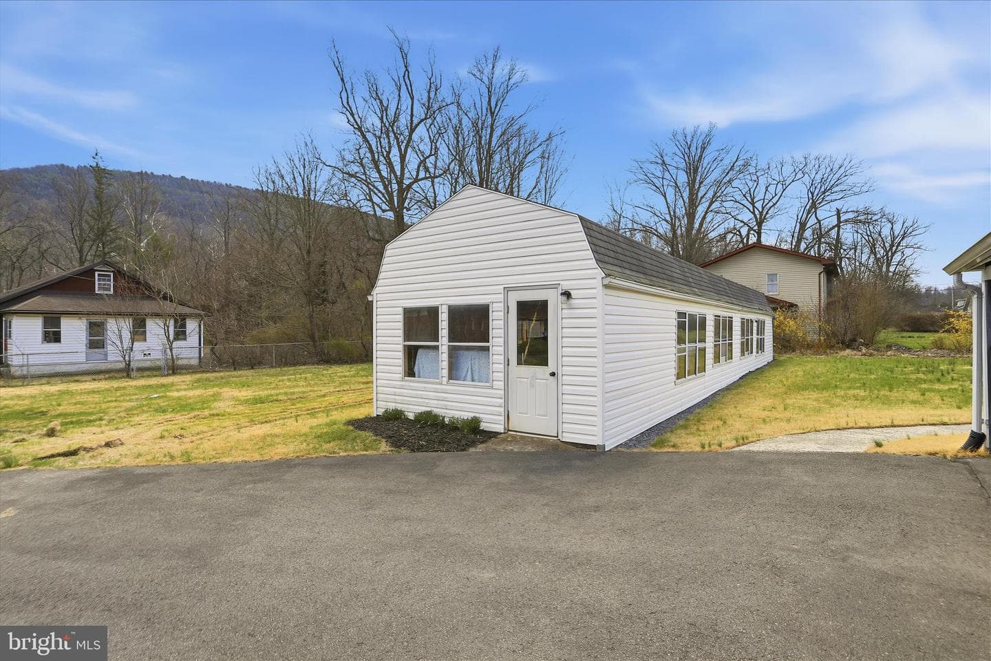 13 S Woodlawn Avenue photo 13