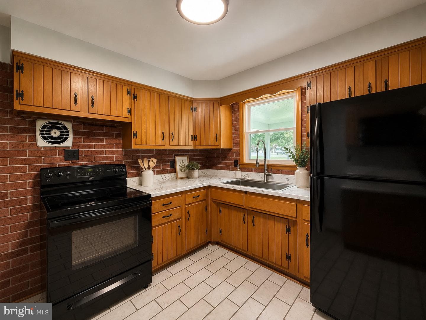 1430 Willow Court photo 7