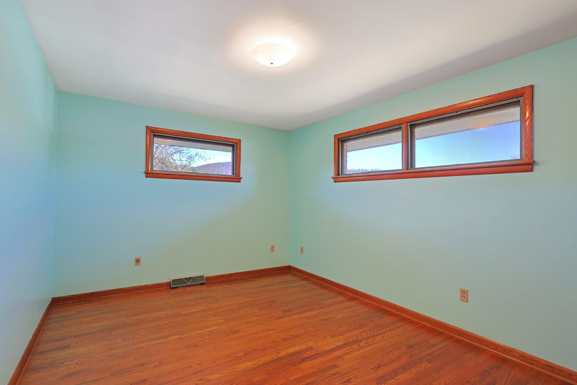 12043 Iris Avenue photo 23