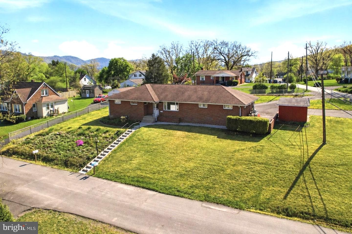 12043 Iris Avenue photo 3