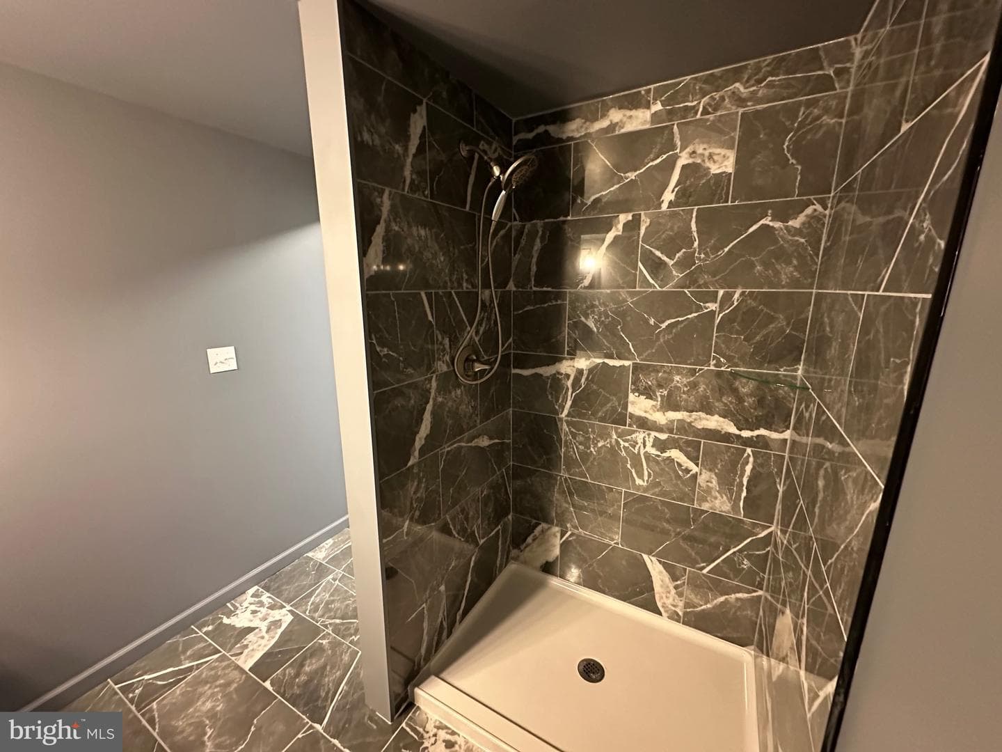 609 Wellington Lane photo 30