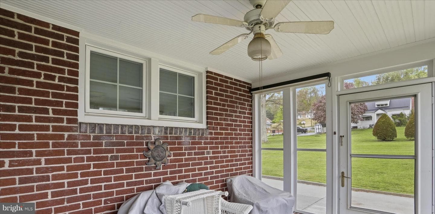 12035 Bedford Road NE photo 35