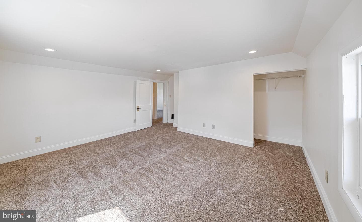 14015 Bedford Road NE photo 34
