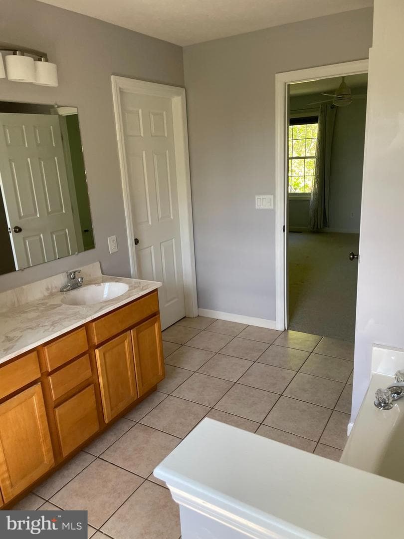 1044 Longwood Avenue photo 22