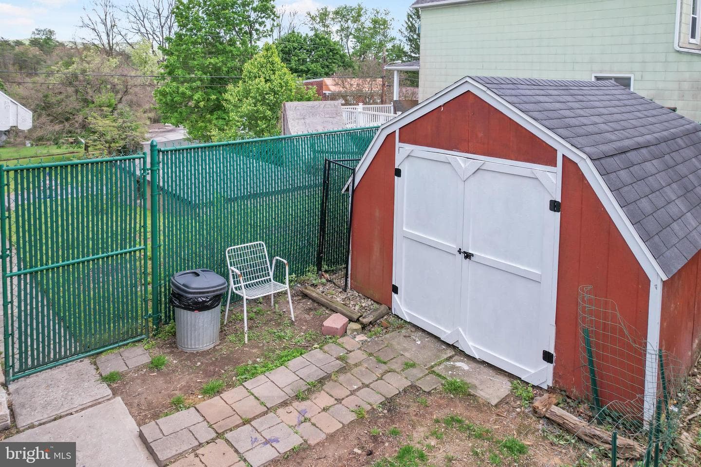716 Yale Street photo 35