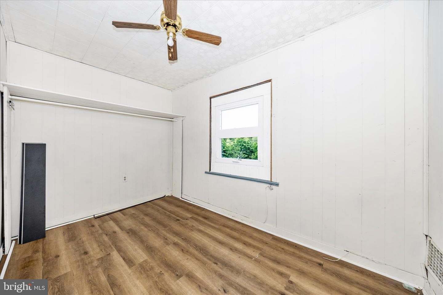 439 Waverly Ter photo 11