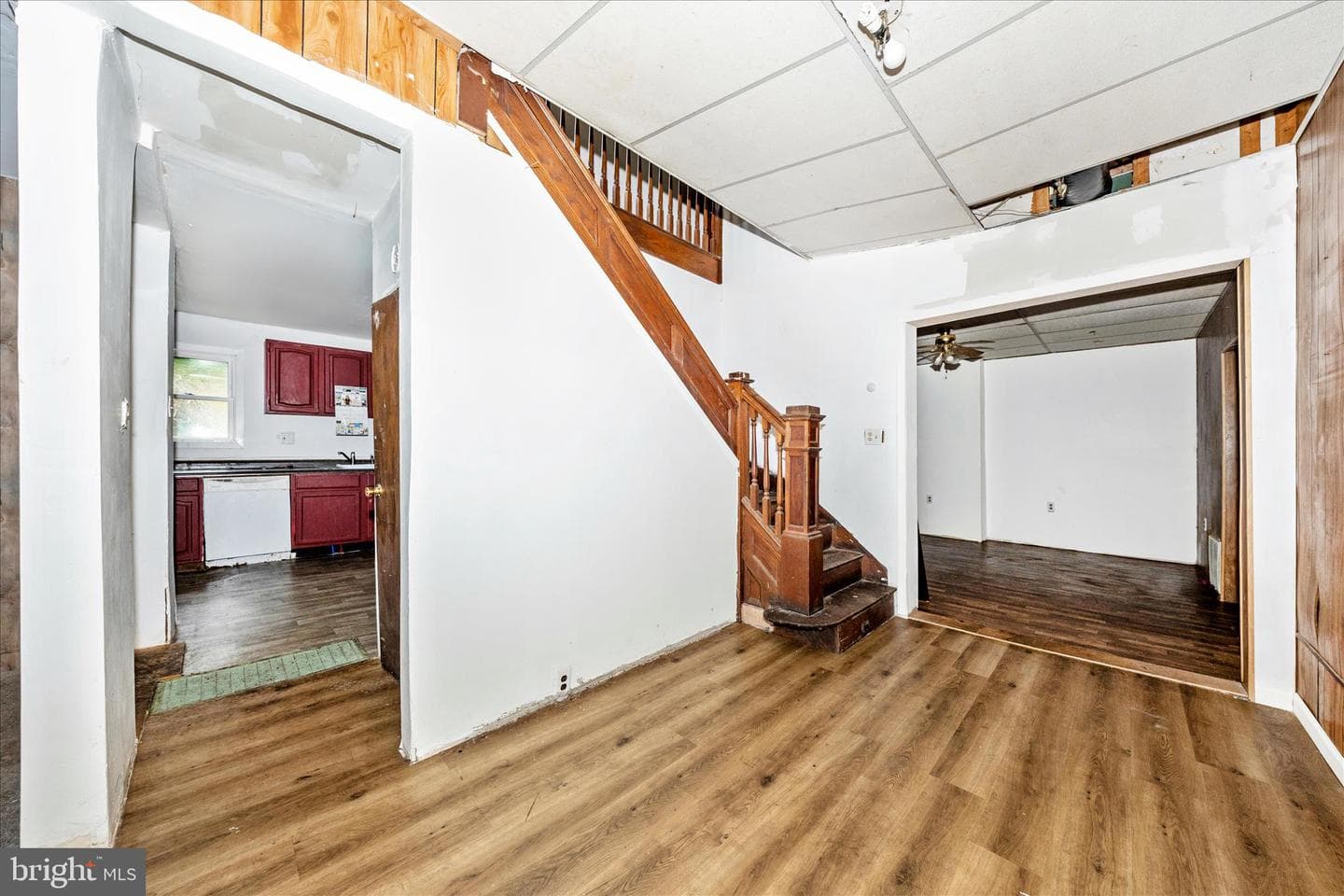 439 Waverly Ter photo 3