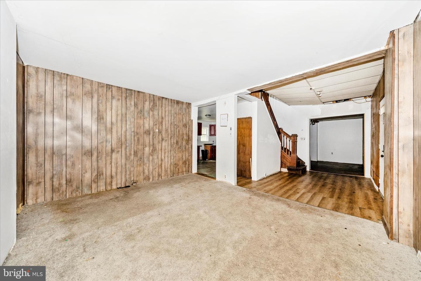 439 Waverly Ter photo 4