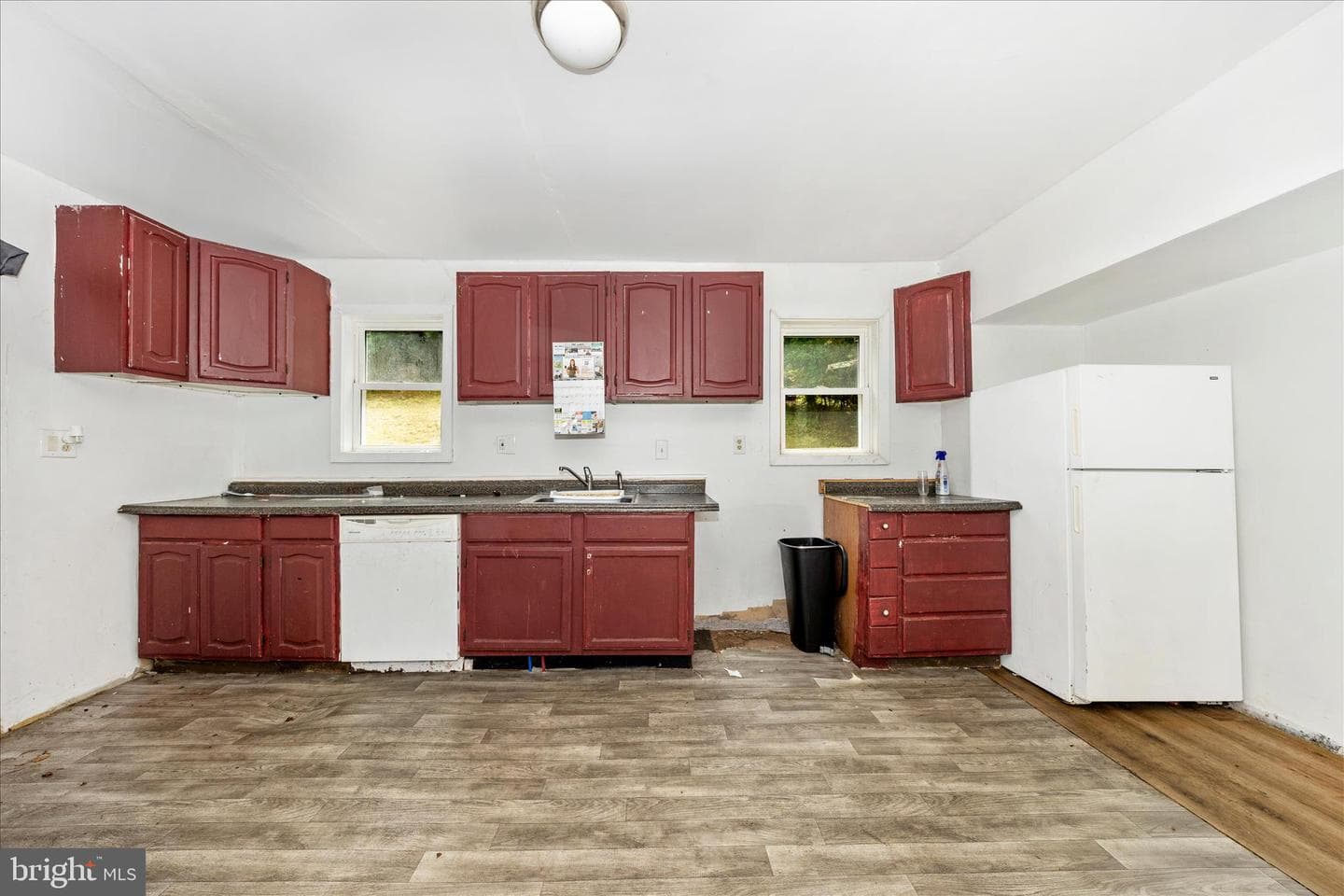 439 Waverly Ter photo 6