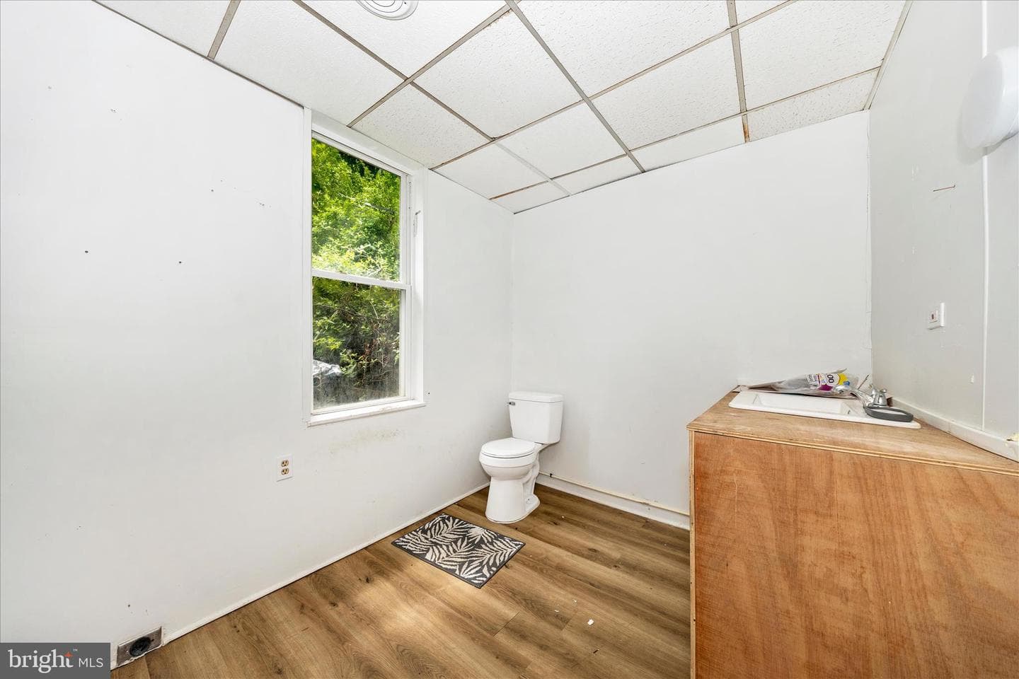 439 Waverly Ter photo 9