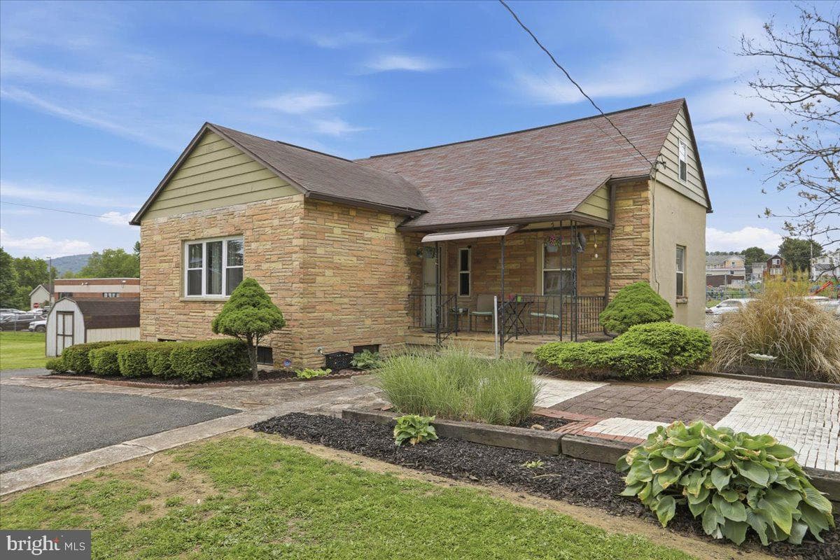 111 Wempe Drive photo 2