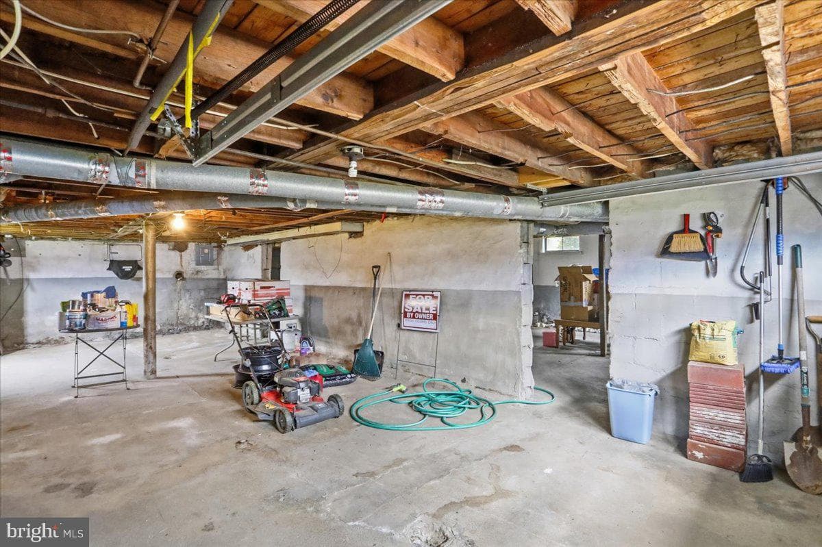 111 Wempe Drive photo 25