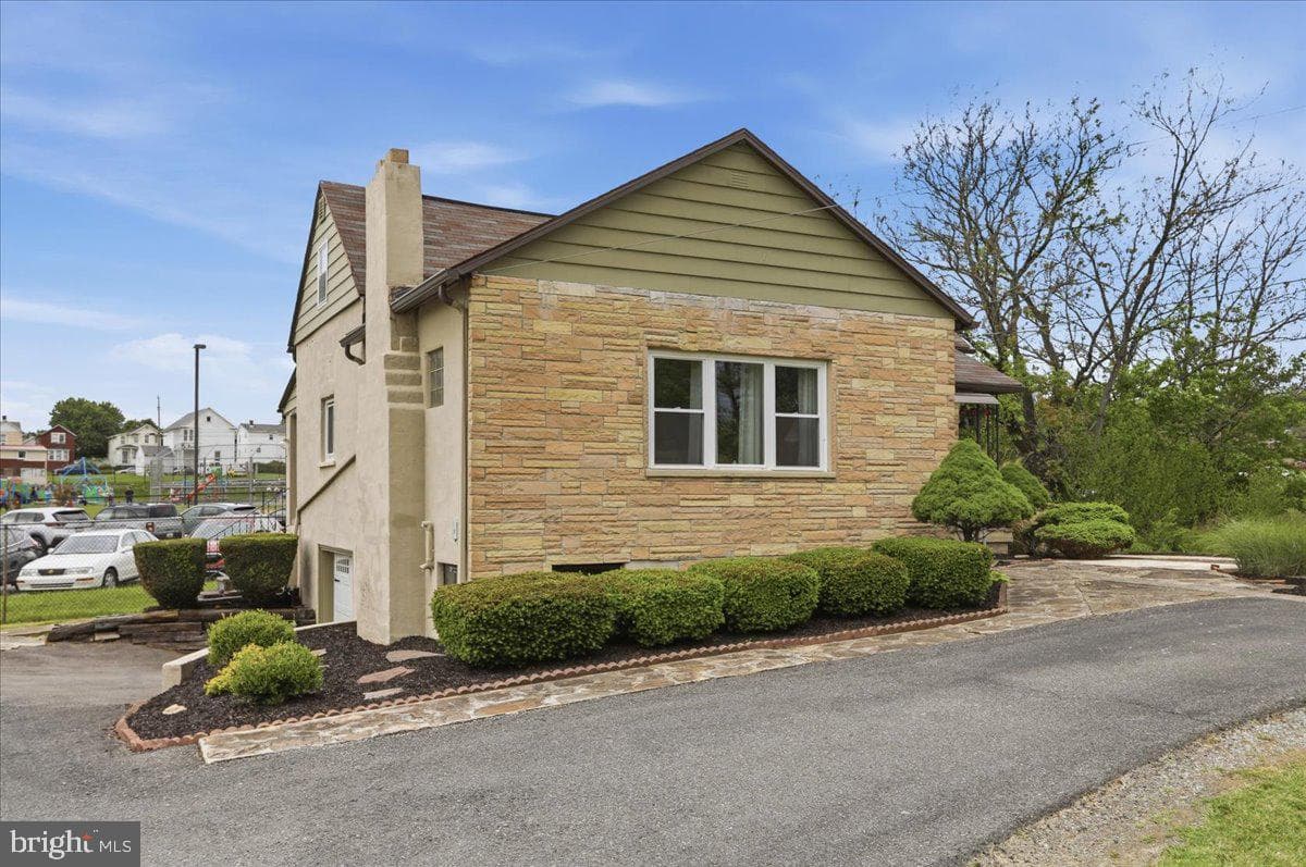 111 Wempe Drive photo 30
