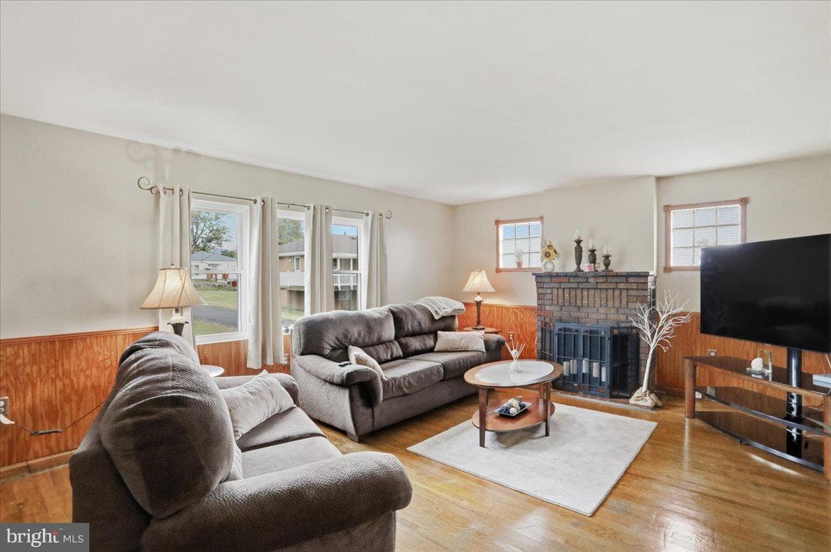 111 Wempe Drive photo 4