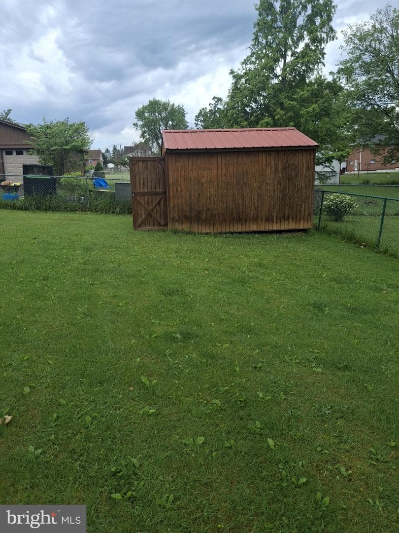 40 Memorial Avenue photo 112