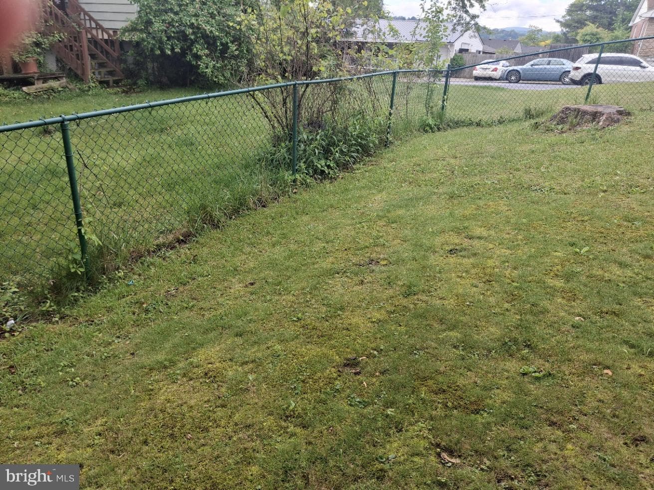 40 Memorial Avenue photo 96