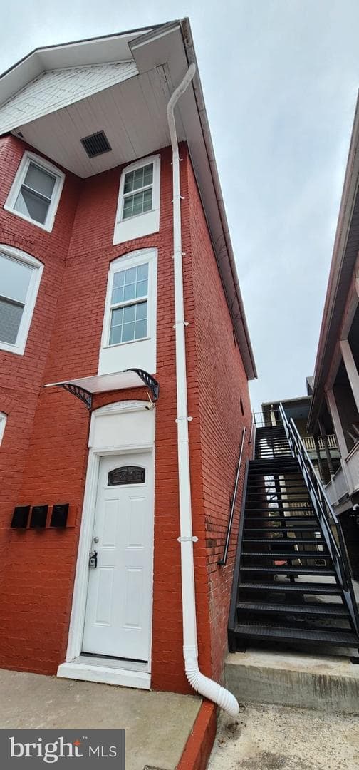 236 Glenn Street photo 10