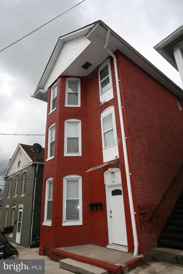 236 Glenn Street photo 104