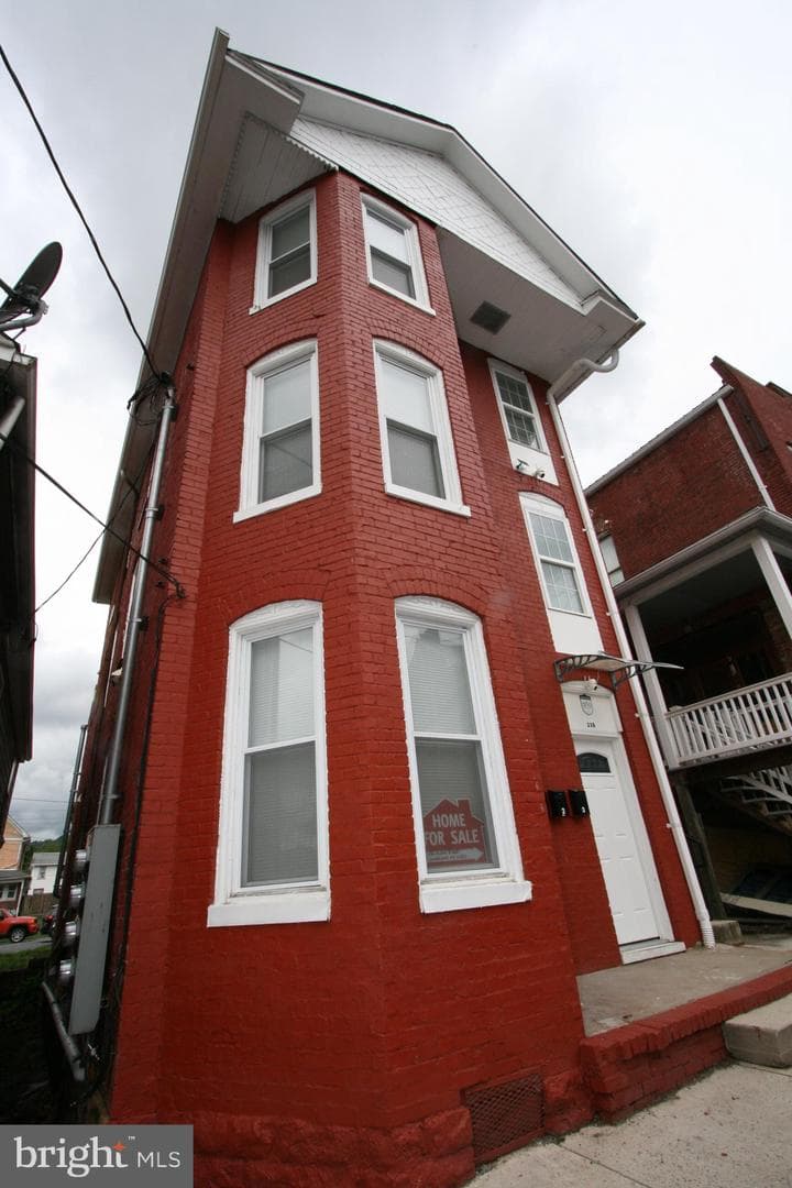 236 Glenn Street photo 106