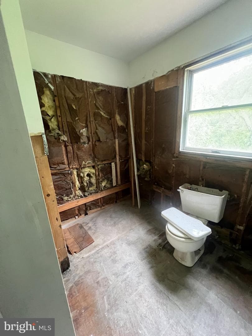 1034 Shades Lane photo 23