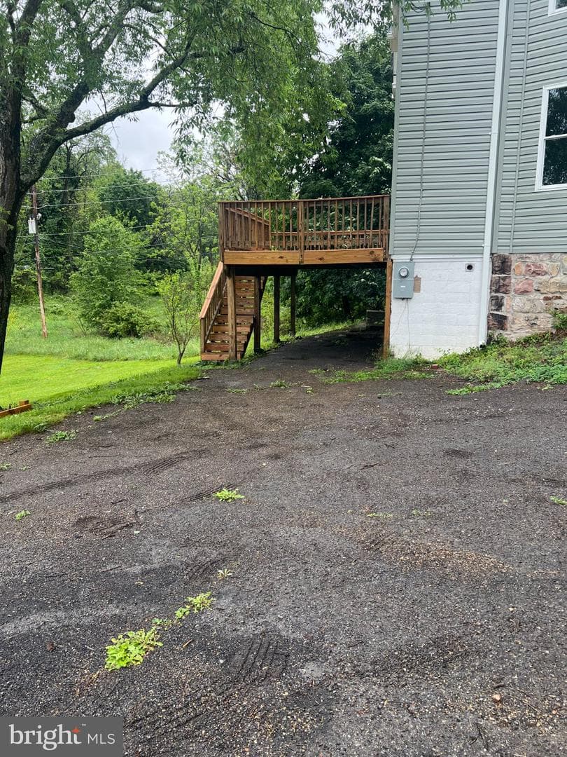 1034 Shades Lane photo 27