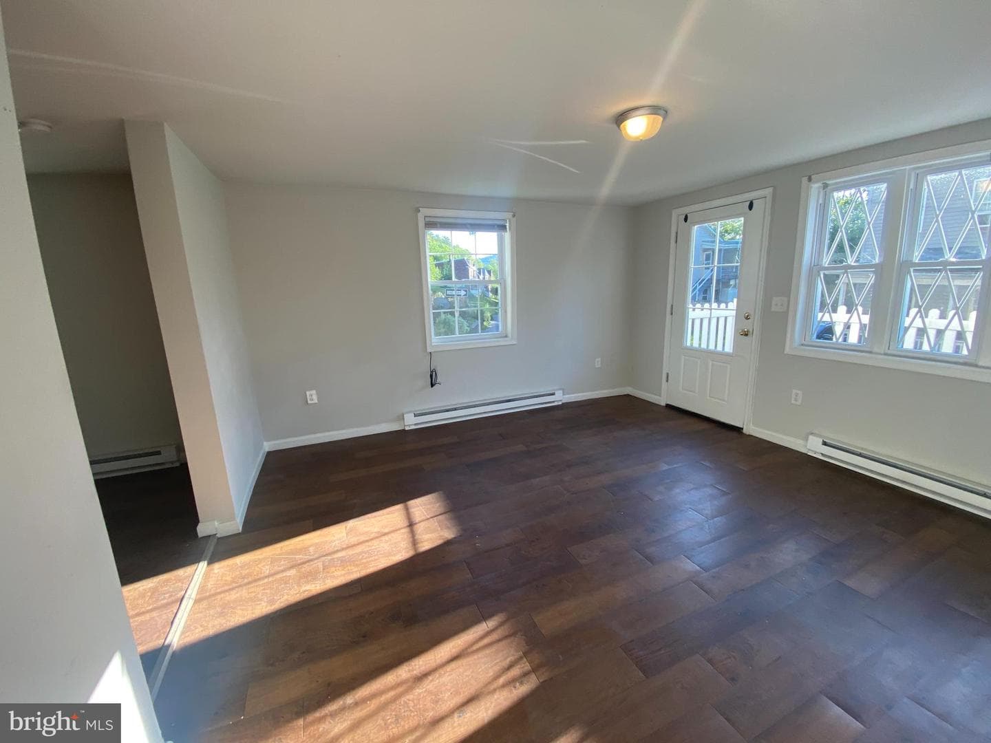 652 Baker Street photo 25