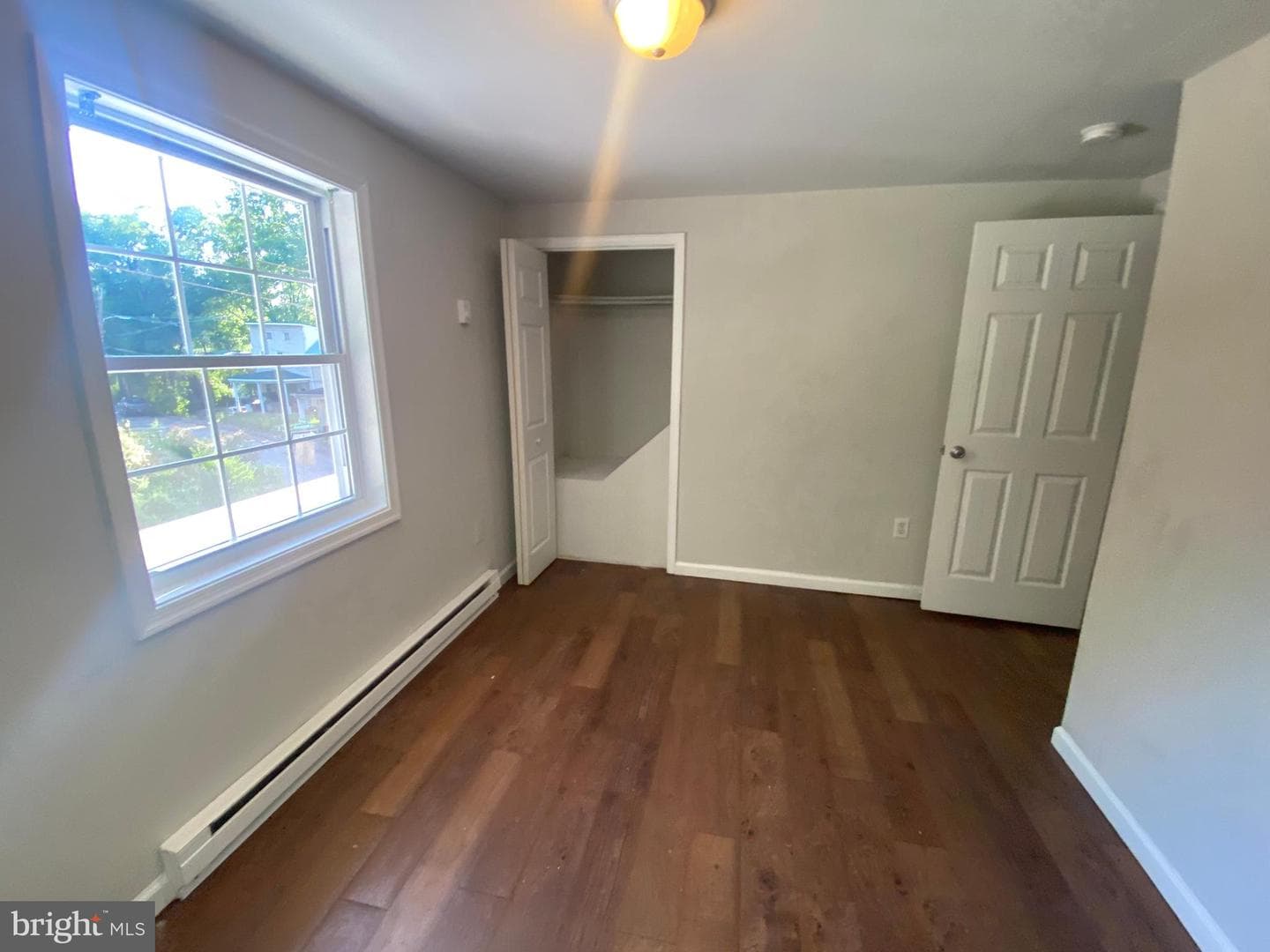 652 Baker Street photo 35