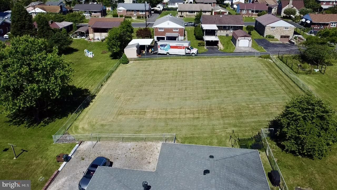 27 Moran Avenue photo 20