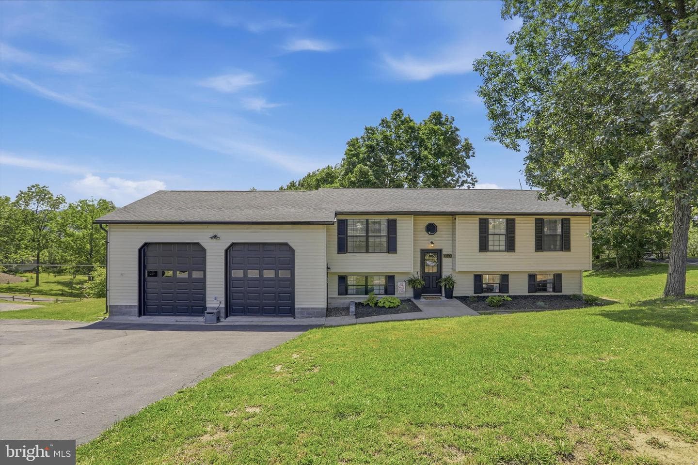 10110 Hillcrest Drive