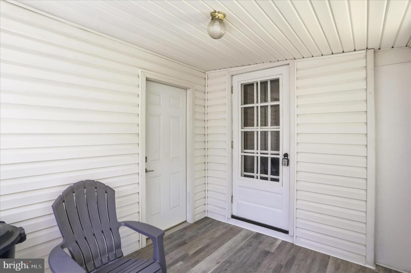 808 Memorial Avenue photo 32