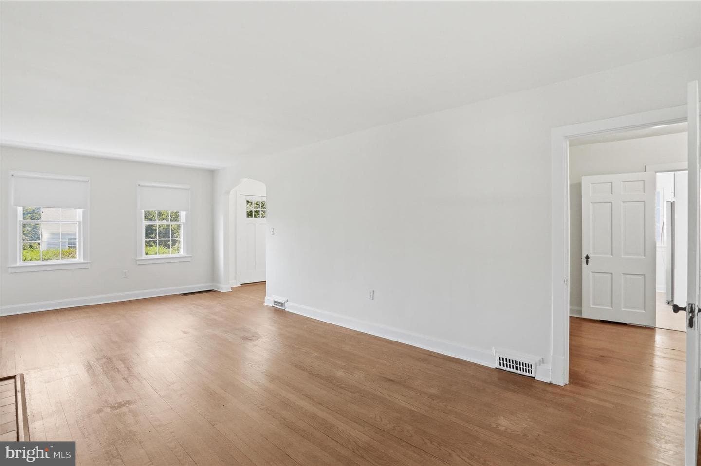 808 Memorial Avenue photo 8