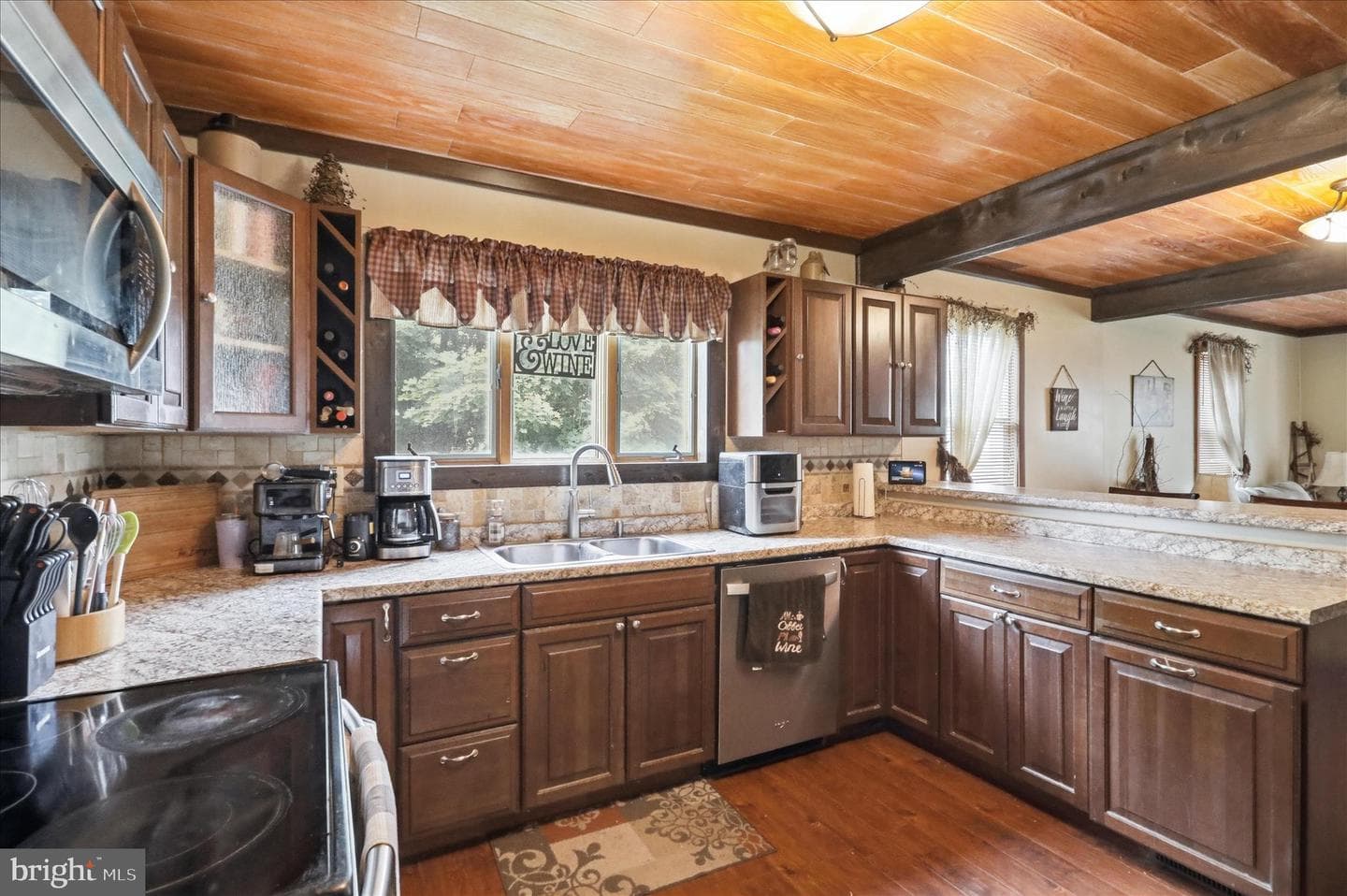 520 Winifred Road photo 9