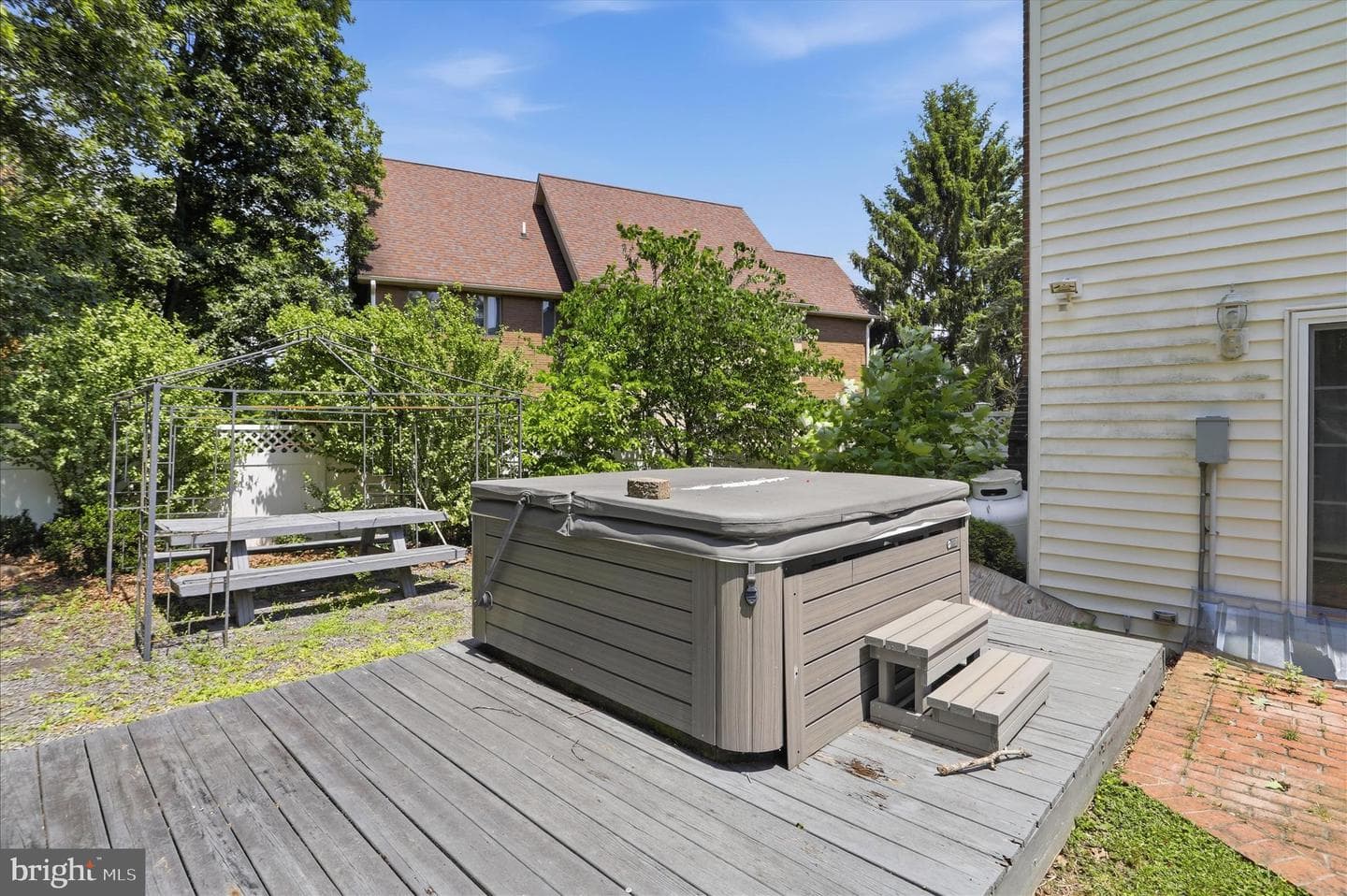325 Francis Court photo 45