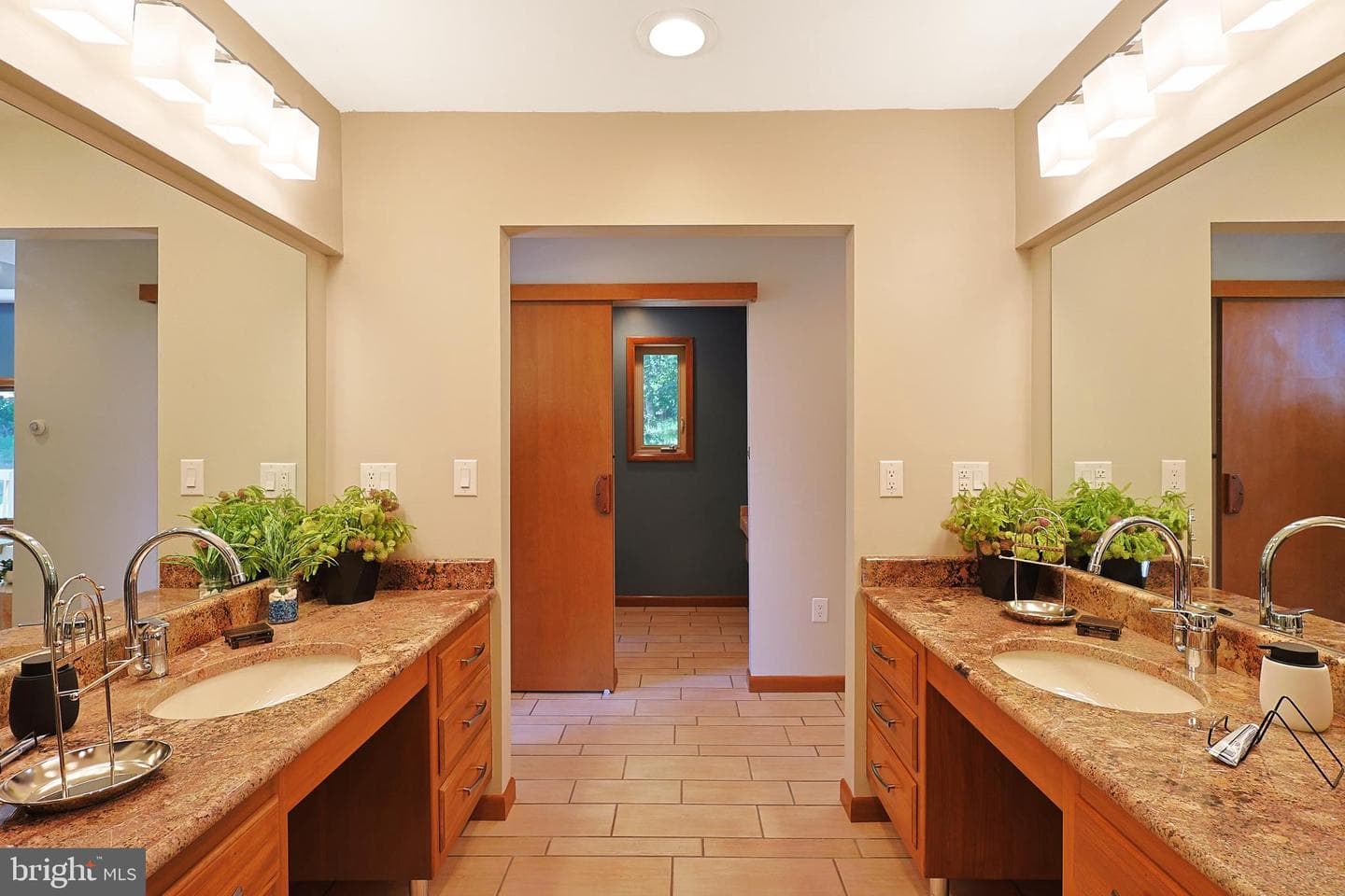 12421 Henry Drive SW photo 45