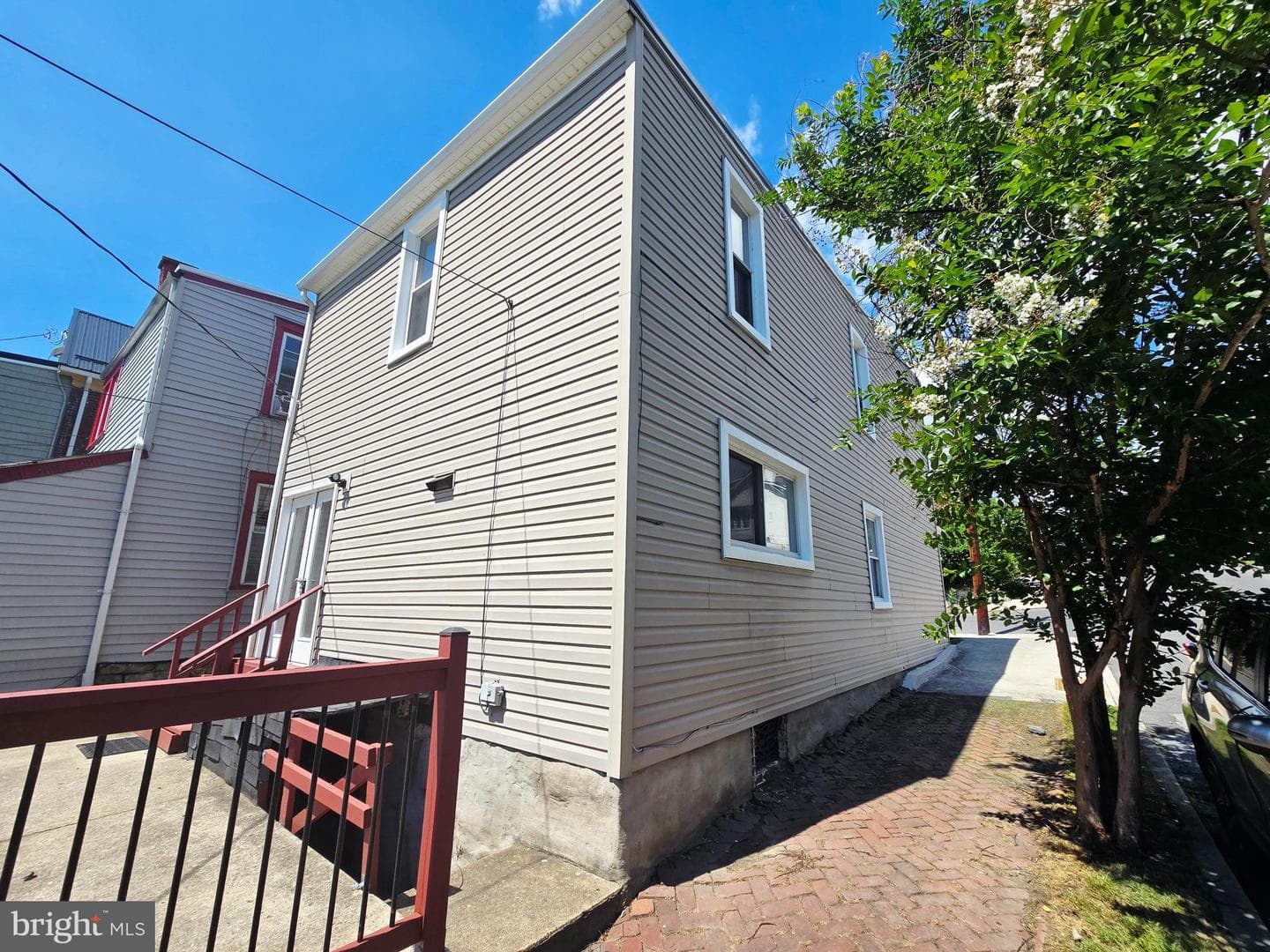 229 Carroll St photo 26